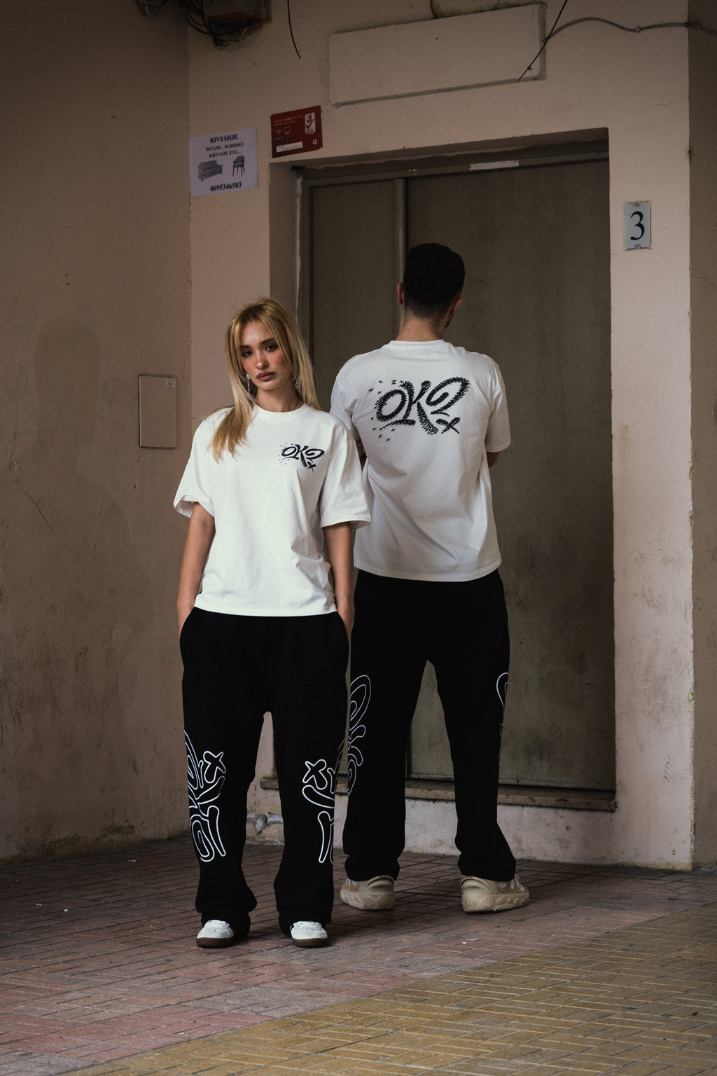 AIRPLANE OK? WHITE TEE