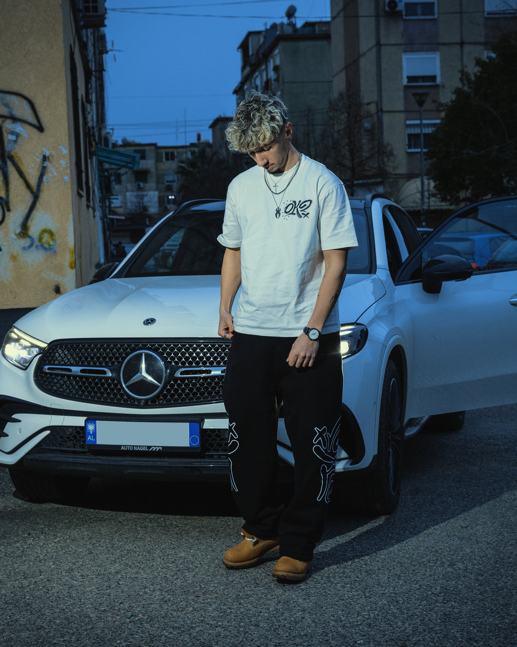 AIRPLANE OK? WHITE TEE