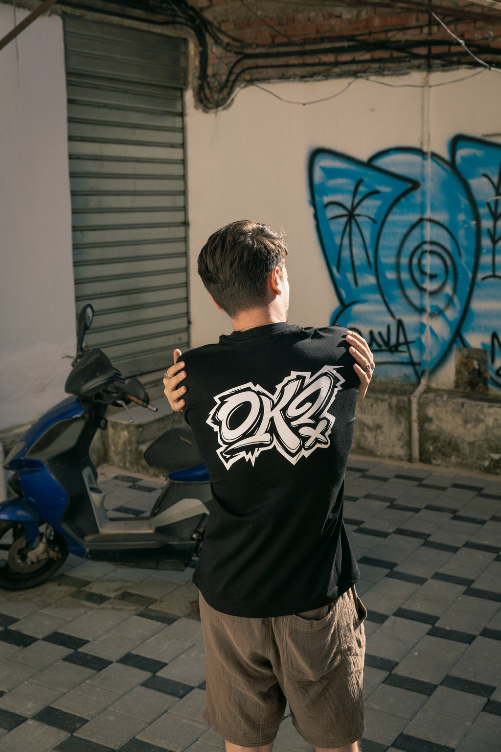 OK? FANATIC BLACK TEE